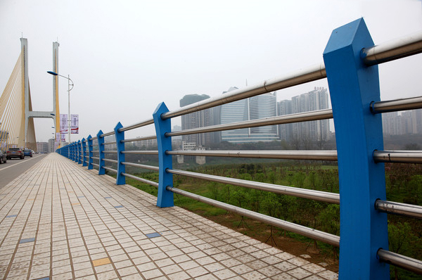 郑州不锈钢桥梁护栏价格小幅下跌
