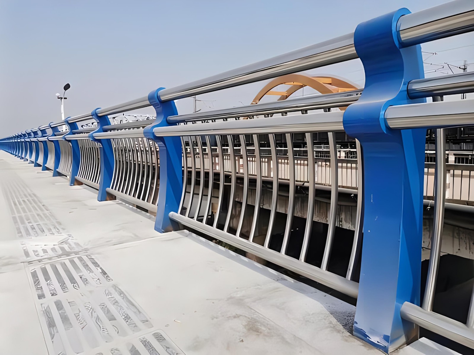 郑州不锈钢复合管护栏制造工艺要求及其重要性
